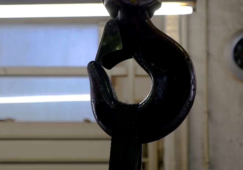 Types of crane hooks Types of crane hooks